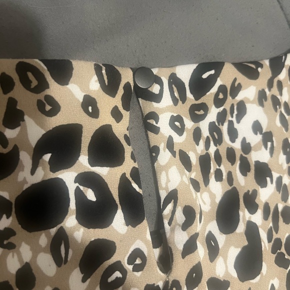 Calvin Klein Black, beige and White Fitted Sleeveless, stretch - Picture 5 of 6